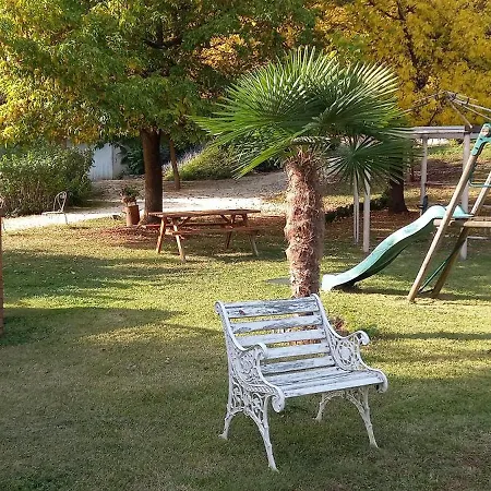 Prázdninový dům Hameau Les Combelles *