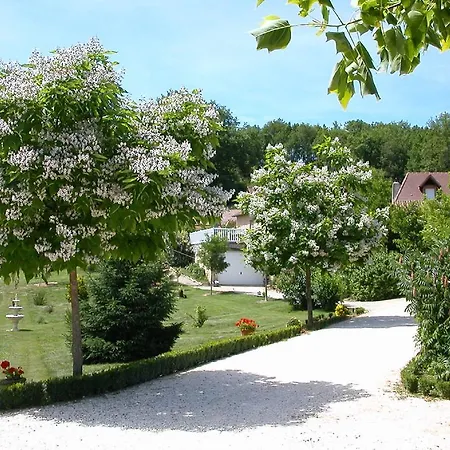 Hameau Les Combelles Casa de Férias *