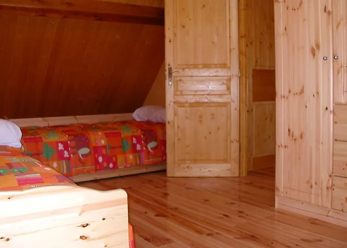 Hameau Les Combelles بيت للعطل